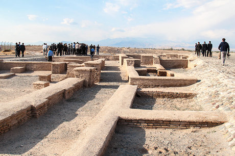 بازدید رییس سازمان میراث‌فرهنگی کشور از آثار تاریخی جیرفت